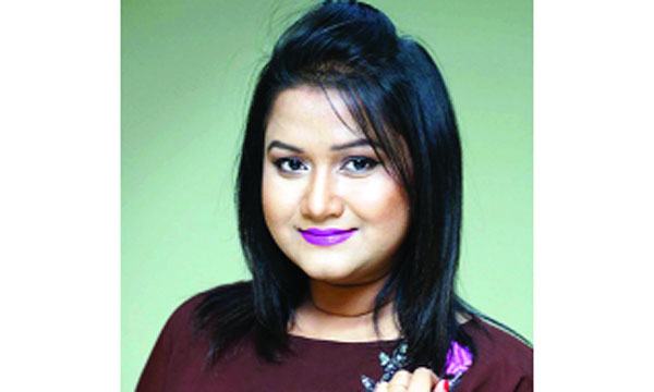 নিজের নামেই গান আসছে ‘ঝিলিক’র