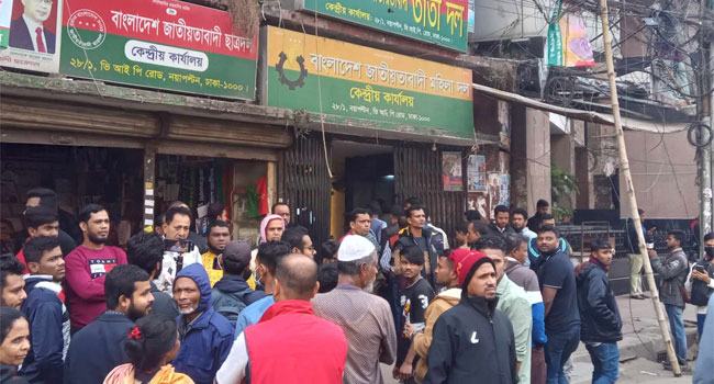 প্রাণ ফিরে পেয়েছে নয়াপল্টন