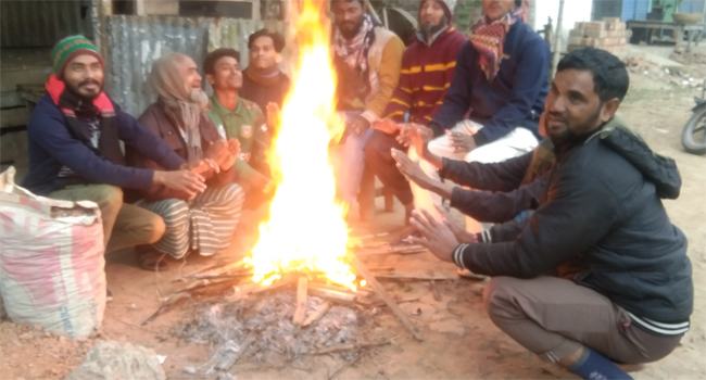 সৈয়দপুরে জেঁকে বসছে শীত, সরকারি সহায়তার আশায় গরিবরা