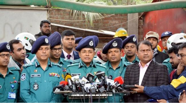মোল্লাবাড়িতে অগ্নিকাণ্ডের ঘটনা নাশকতা নাকি দুর্ঘটনা তদন্ত হচ্ছে : ডিএমপি কমিশনার