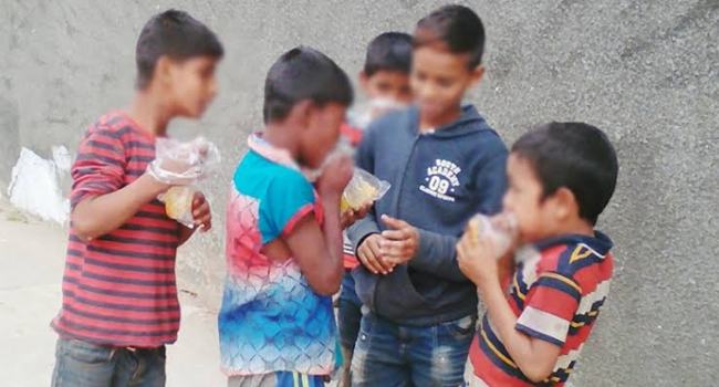 কক্সবাজারে পথশিশুদের ড্যান্ডি আসক্তি বাড়ছে