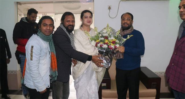 জি এম কাদেরের বাসায় পরাজিত প্রার্থী তৃতীয় লিঙ্গের রাণী, কি কথা হলো তাদের?