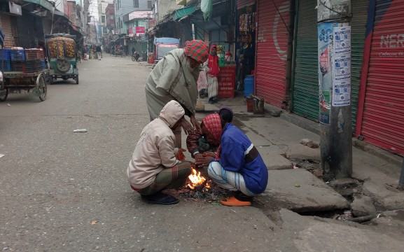 পাবনায় মৌসুমের সর্বনিম্ন তাপমাত্রা, স্কুল বন্ধ ঘোষণা