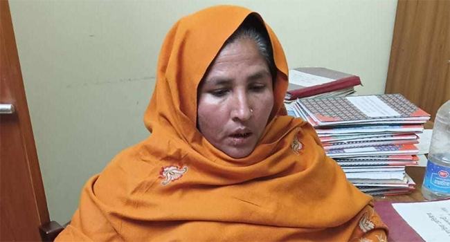 চাইনিজ কুড়াল ও হেরোইনসহ নারী কাউন্সিলর গ্রেফতার