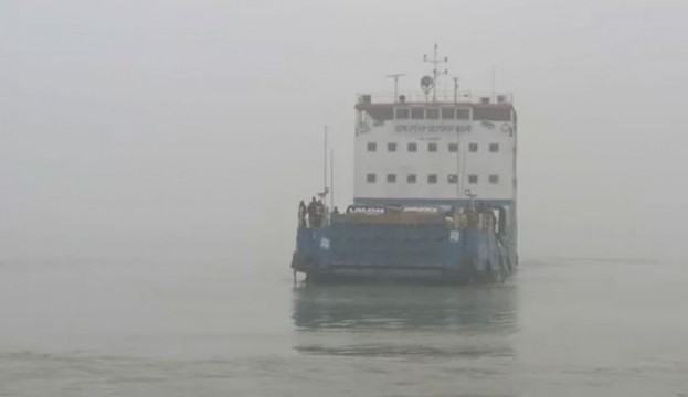 দৌলতদিয়া-পাটুরিয়ায় ফেরি চলাচল বন্ধ