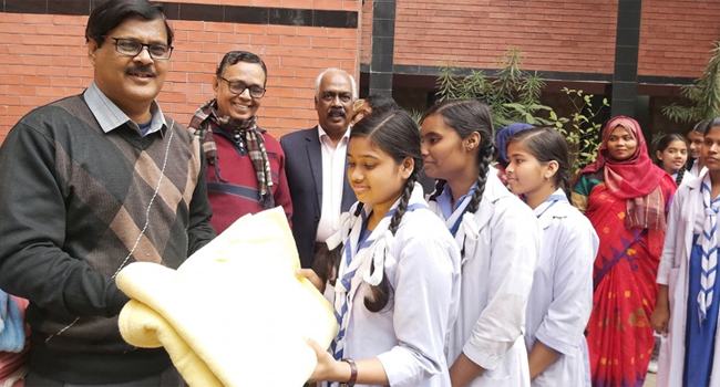 নারায়ণগঞ্জে ৫০০ শিক্ষার্থীর মধ্যে কম্বল বিতরণ