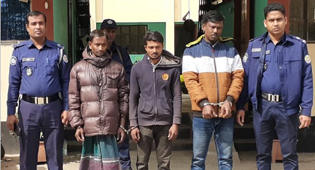পিরোজপুরে বাকপ্রতিবন্ধীর স্ত্রীকে ধর্ষণের অভিযোগে মামলা, গ্রেফতার ৩