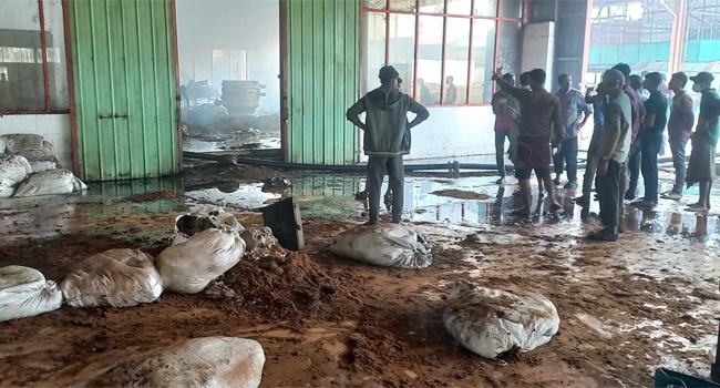 চুনারুঘাটে লাল চান্দ চা-বাগান ফ্যাক্টটরিতে আগুন