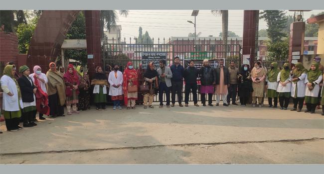 চৌগাছায় হাসপাতালে নারী চিকিৎসককে মারের প্রতিবাদে কর্মবিরতি, আটক ১