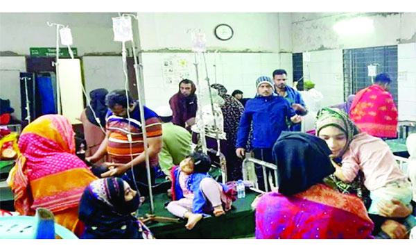 আদমজীতে বনভোজনের খাবার খেয়ে ৩০০ গার্মেন্ট শ্রমিক অসুস্থ
