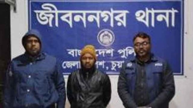 ৬ মাসের সাজা এড়াতে ১ বছর পলাতক