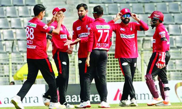 ফিরেই বরিশালকে জেতালেন শোয়েব মালিক