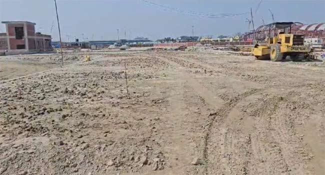 বিএসএফের বাধায় বন্ধ বেনাপোলের ট্রাক টার্মিনাল নির্মাণ কাজ
