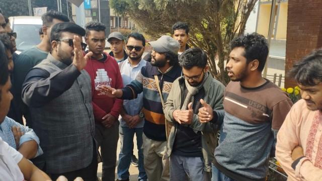 রাবিতে ধর্ষণবিরোধী বিক্ষোভ মিছিলে ছাত্রলীগের বাধা