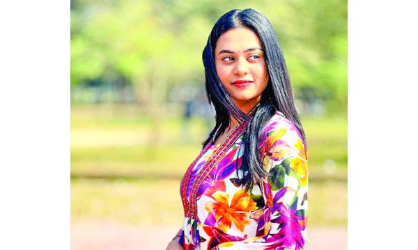 মেতে উঠেছেন স্টেজ শোতে, আসছে নতুন গান