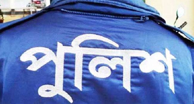 আড়াইহাজারের গোপালদী তদন্ত কেন্দ্রের ইনচার্জসহ ২ পুলিশ ক্লোজ