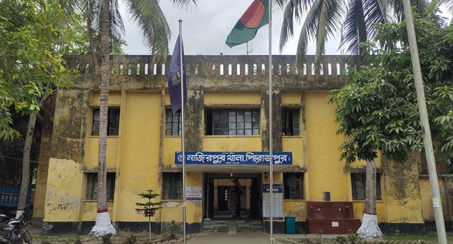 নাজিরপুরে গলায় ফাঁস দিয়ে ব্যবসায়ীর আত্মহত্যা
