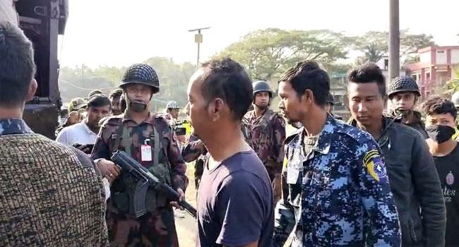 কক্সবাজারে সরিয়ে নেয়া হলো মায়ানমারের ১০০ বিজিপি সদস্যকে