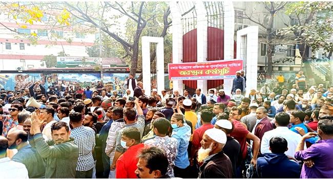 ‘অধিকার আদায় করেই ঘরে ফিরব রাজপথ ছাড়ব না’