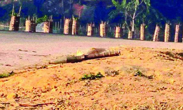 টেকনাফ সীমান্তের ওপারে গোলাগুলির বিকট শব্দ