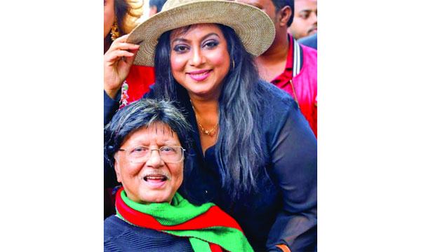 সোহেল রানাকে দেখে আবেগাপ্লুত শাবনূর