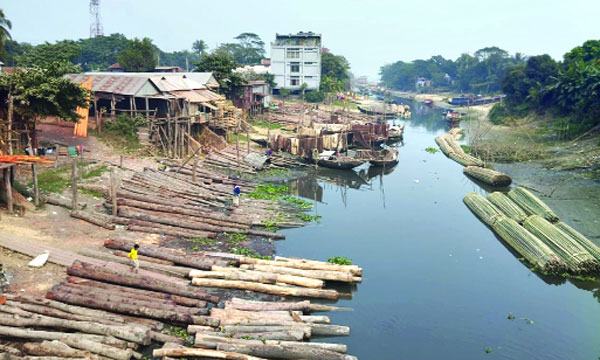 দূষণ, দখলে বিলীন হওয়ার পথে সোনারগাঁওয়ের মারিখালী নদী