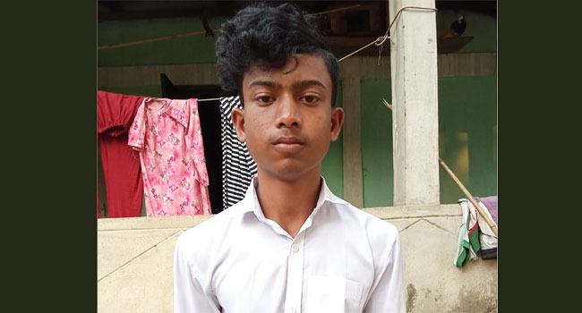 দোয়ারাবাজারে বাবার লাশ বাড়িতে রেখে পরীক্ষার হলে ছেলে