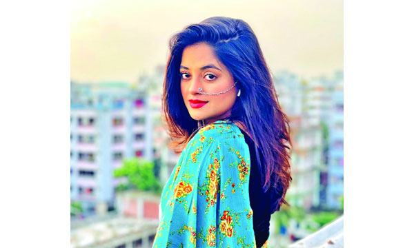 ভালোবাসা দিবসে দুই গানের ভিডিওতে শাকিলা পারভীন