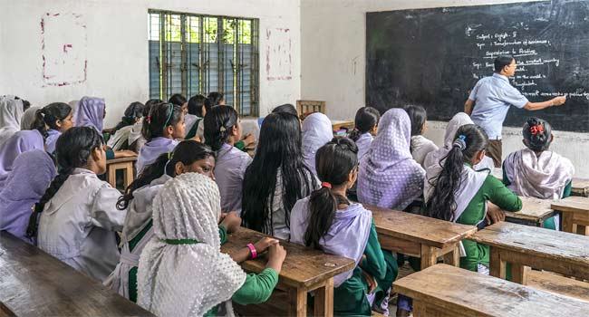 রমজানে স্কুল বন্ধ রাখতে সরকারকে আইনি নোটিশ