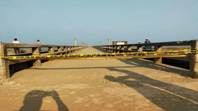 টেকনাফ সীমান্তের কাছে মিয়ানমারে প্রচণ্ড বোমার শব্দ