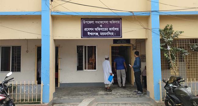 ঈশ্বরগঞ্জে ভাতার টাকা হাতিয়ে নিতে সক্রিয় প্রতারক চক্র