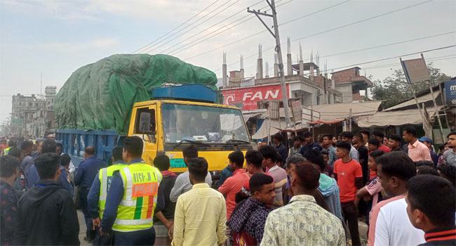 শিবগঞ্জের ট্রাকচাপায় নিহত ১