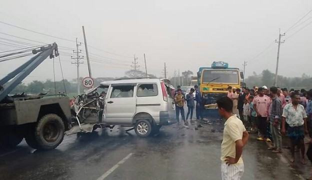 মায়ের জানাজায় অংশ নিতে এসে লাশ হলেন প্রবাসীসহ ২ জন