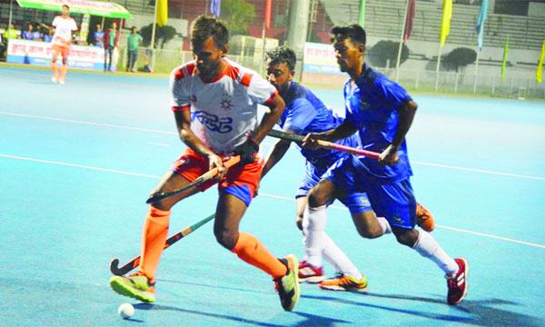 আবাহনী ও মেরিনার্সের জয়ে শুরু