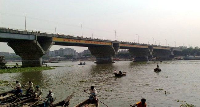 বাবুবাজার ব্রিজে তীব্র যানজট