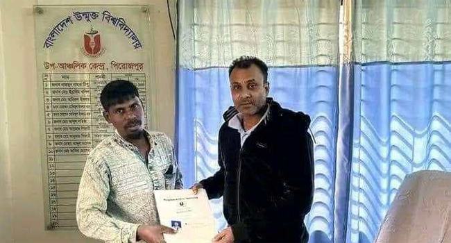 নাজিরপুরে ভ্যান চালিয়ে বিএ পাশ করলেন হায়দার আলী