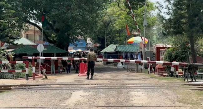 হিলি স্থলবন্দর দিয়ে পণ্য আমদানি-রফতানি বন্ধ