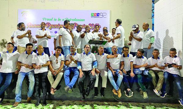 নটরডেমিয়ান ৯২’র পুনর্মিলনীতে গানে মুগ্ধতা ছড়ালেন শুভাশীষ