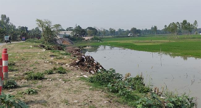 ভরাট আর দখলের কবলে ঐতিহাসিক পাথরঘাটা খাল