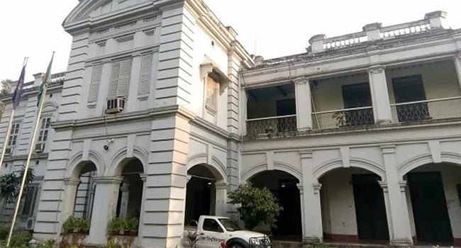 ঢাবি ভিসির বাংলো থেকে নবজাতকের লাশ উদ্ধার