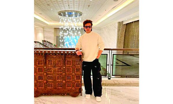 ‘রাজকুমার’ শেষে দেশে ফিরলেন শাকিব খান