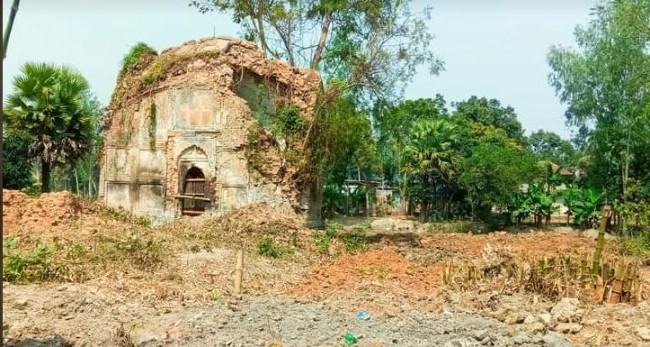 মোগল আমলের মসজিদের সন্ধান মিলল মহাদেবপুরের হাতিমণ্ডলা গ্রামে