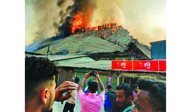 এস আলম গ্রুপের চিনি কারখানায় ভয়াবহ আগুন