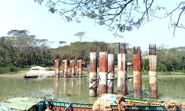 উজিরপুরে গার্ডার ব্রিজ নির্মাণকাজ ৬ মাস বন্ধ