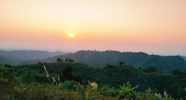 বিমান ও মর্টার শেলের শব্দে আবারো কাঁপছে টেকনাফ
