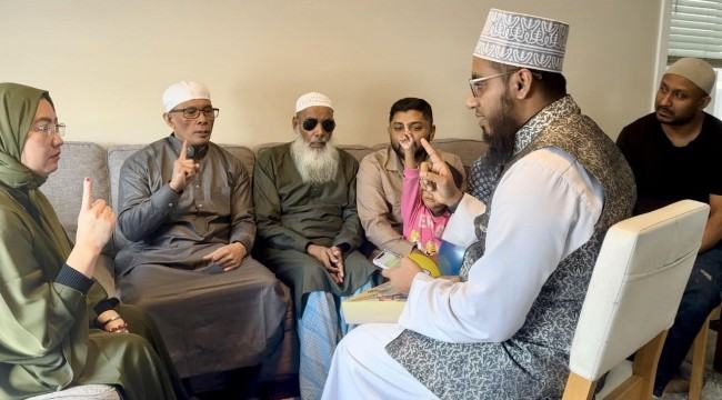 ক্যালগারিতে বাংলাদেশী আলেমের হাতে কানাডীয় দম্পতির ইসলাম গ্রহণ