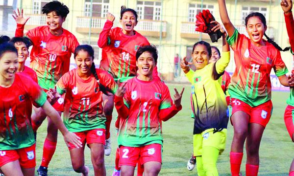 ভুটানকে উড়িয়ে প্রীতিদের তিনে তিন