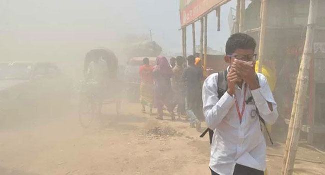 বায়ুদূষণে সবার শীর্ষে ঢাকা, মান ‘খুবই অস্বাস্থ্যকর’