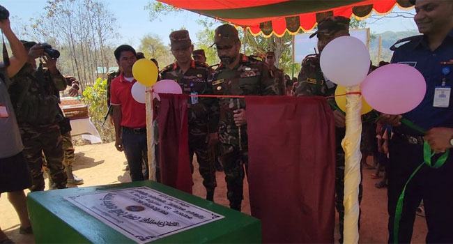 বিলুপ্তপ্রাপ্ত রেংমিটচা ভাষা রক্ষায় এগিয়ে আসলো সেনাবাহিনী, নির্মাণ করে দেয়া হলো স্কুল
