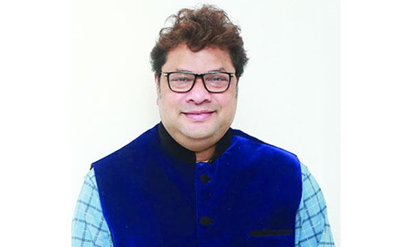 হঠাৎ উপস্থিত রবি চৌধুরী
